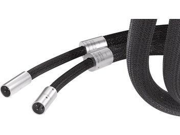Inakustik NF-2405 AIR 1.5m analog XLR audio cable with black braided sleeve, cylindrical metal connectors, and engraved inscriptions