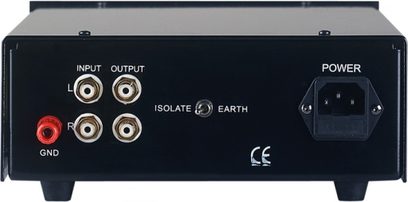 Puresound P10 sort forstærker, set forfra, med RCA-indgange/udgange, impedansomskifter og kontakt