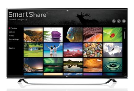 Flad LG SmartShare-skærm, der viser et gitter med forskellige billeder af landskaber, dyr, mennesker, natur og genstande