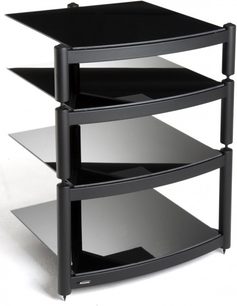 Atacama Audio Equinox 2 sort Hi-Fi-møbel, 4 glashylder, sort metalstruktur, set forfra i let fugleperspektiv