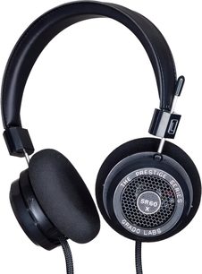 Auriculares abiertos con cable Grado SR60x negros, diadema de cuero sintético, almohadillas de espuma, rejillas metálicas, vista en tres cuartos