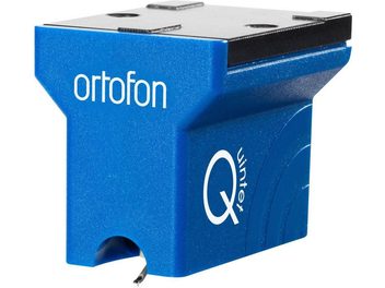 Confezione blu vivace e brillante di una testina per giradischi Ortofon MC Quintet Blue, con logo "Q" bianco stilizzato