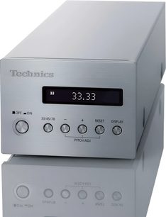 Technics SL-1000R ezüst színű hi-fi lemezjátszó "33.33" kijelzéssel, kör alakú gombokkal és "OFF/ON" kapcsolóval