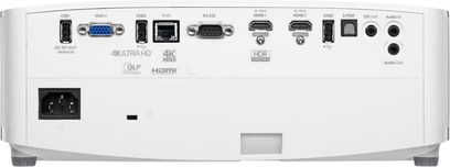 Bagside af en hvid Optoma UHD55 videoprojektor med HDMI-, VGA-, USB-, audio- og RS-232-tilslutninger