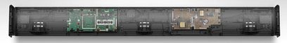 Sort Panasonic SC-HTB700EGK soundbar, set forfra, bestående af 3 moduler med synlige højttalere bag gitre