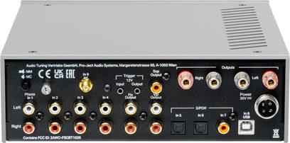 Pro-Ject MaiA DS3 svart, bakvy med fullständig ljudanslutning, högtalarterminaler och USB-port
