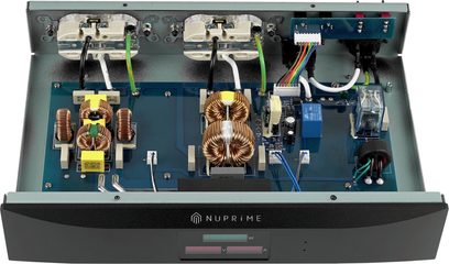 Nuprime Pure AC-4 sort strømforsyning, åben, set ovenfra, med synlige elektroniske komponenter og toroidale transformere