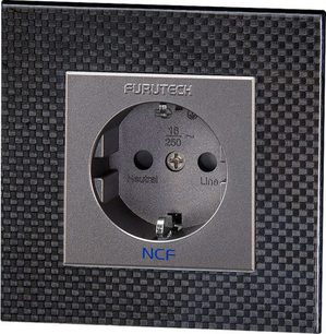 Presa a muro elettrica Furutech FT-SWS NCF, finitura grigio antracite, vista frontale, su sfondo nero quadrato testurizzato