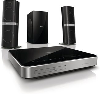 Philips HTS7202 hjemmebiografsystem bestående af en Blu-ray-afspiller, to højttalertårne og en basrefleksboks, set forfra
