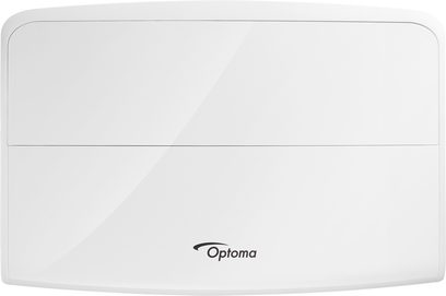 Optoma UHZ65LV hvid videoprojektor, set forfra, med et horisontalt rektangulært format, med "Optoma"-logoet nederst i midten