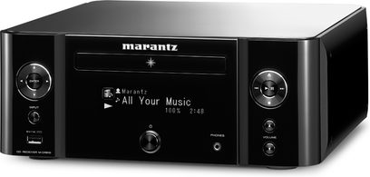 Marantz MCR610 sort højfidelitetssystem, set forfra, sort front med LCD-skærm, knapper og stik på fronten