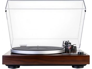 Gramofon hi-fi Dual CS 518 WN z obudową z drewna orzechowego, srebrnym metalowym talerzem, przezroczystą podniesioną pokrywą przeciwkurzową i czarnym ramieniem po prawej stronie, widok z przodu