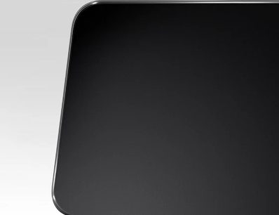 Zvuková lišta Panasonic SC-HTB400EG v černé barvě, pohled zepředu, detailní záběr na bílém pozadí