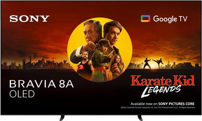 Sony BRAVIA 8A 77XR8A TV, OLED-skærm i glas, slank sort ramme, set forfra, diskrete fødder, filmplakatbillede