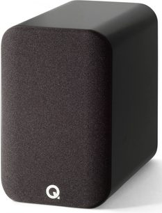 Q Acoustics Concept 30 bogreolhøjttaler i sort lakeret finish, set forfra, med afrundet rektangulær form og mat, tekstureret sort overflade