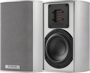 Piega Ace 30 gümüş renk kitaplık hoparlör, fırçalanmış kavisli alüminyum kabin, önde şerit tiz sürücü ve siyah woofer