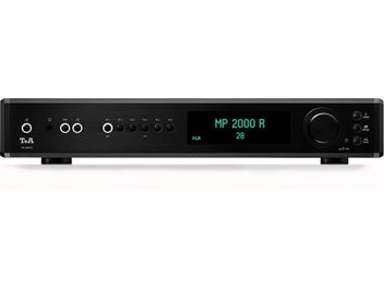 Must T+A PA 2000R integreeritud stereovõimendi eestvaates, rohelise ekraani, ümarate nuppude ja suure helitugevuse reguleerimisnupuga