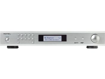 Rotel T11 Tuner silber, Frontansicht, Tasten, LCD-Display zeigt "96 1 SRS Wildest", Kopfhörerbuchse, USB-Anschluss