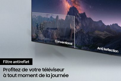 Televizor Samsung QE65QN900B 2022 zobrazující skalnatou horskou krajinu s hvězdnou oblohou a antireflexní úpravou