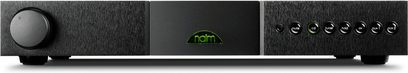 Forsiden af en Naim Audio NAC 152XS sort mat stereoforbedre, børstet aluminiumskabinet, minimalistiske kontroller