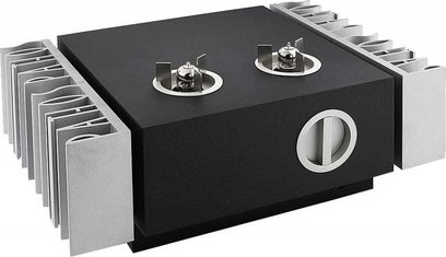 Amplificatore hi-fi stereo Pathos Classic Remix nero opaco, vista dall'alto, 2 manopole rotanti argentate, dissipatore di calore, connettori sul retro