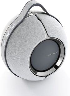 Акустична система Devialet Mania світло-сірого кольору, вид спереду, сіра акустична решітка, чорний круглий екран у центрі