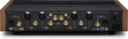 Preamplificador phono Mofi Electronics MasterPhono nogal, vista trasera con conectores RCA y XLR y laterales de madera