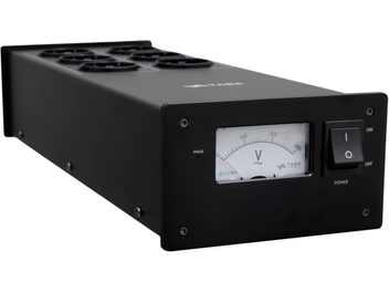 Multipresa Taga Harmony PF-600 (2022) nera, 8 prese, voltmetro analogico, interruttore on/off, vista frontale