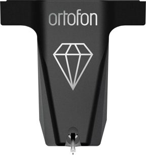 Ortofon MC X30 fonokapszula előlről, fémötvözetből készült matt fekete testtel, ezüstszínű Ortofon logóval és gyémántmintával a közepén, látható fém kantileverrel lent