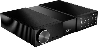 Naim Audio NSC 222 sort forstærker, set forfra, front med knapper og drejeknap, aflang rektangulær kabinet