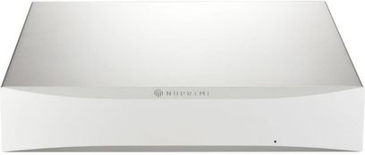 Nuprime STA-9 sølvfarvet effektforstærker, set oppefra, med børstet sølvfarvet metaldæksel og indgraveret Nuprime-logo i midten