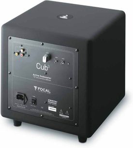 Aktiv Focal Cub3 baskabin, sort, set forfra med stik og justeringer på forsiden