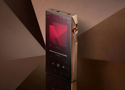 Lettore audio ad alta risoluzione Astell&Kern grigio metallico, schermo touch con lettore musicale, vista di tre quarti