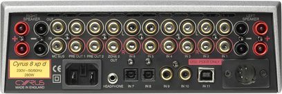 Sort Cyrus 8 XPd stereo hi-fi-forstærker, set forfra, stik og kontroller i nærbillede, 2 rækker med 8 røde og sorte RCA-stik