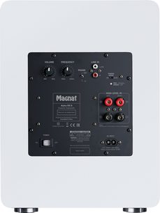 Hvid Alpha RS 8 subwoofer, bagside, sort panel med justeringsknapper, lydtilslutninger, afbryder og påskrifter