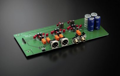 Hifi-CD-spelare Accuphase DP-570, grön kretskort, metallkontakter, cylindriska kondensatorer