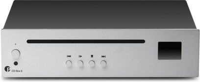 Професионален CD плеър Pro-Ject CD Box E сребрист с правоъгълна фасада, хоризонтална цепка, 5 кръгли бутона и черен екран