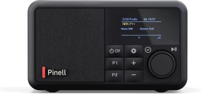Sort Pinell Compact bordradio i plastik, set forfra, stofgitter til venstre, skærm, knapper og drejeknap til højre