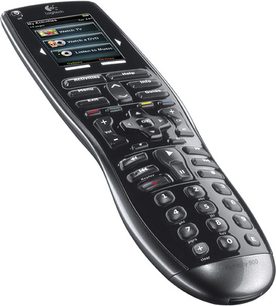 Zwarte Logitech Harmony 900 universele afstandsbediening vooraanzicht, LCD-scherm, meerkleurige verlichte toetsen