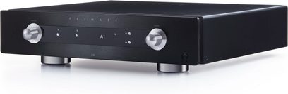 Ampli hi-fi stereo Primare I35 DAC DM36 černý, pohled zepředu, černý panel s stříbrnými tlačítky a konektory, obdélníkový tvar
