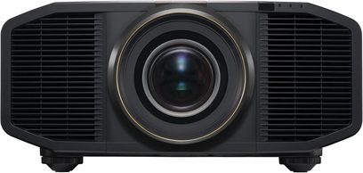 JVC DLA-Z1 sort projektor, set forfra, objektiv i midten omgivet af ventilationsriste, rektangulær krop