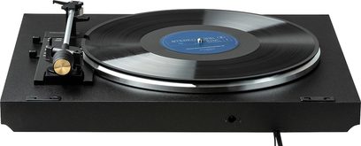 Gramofon Rekkord Audio F100 černý, přenoska AT91, černý talíř, kovové raménko se zlatým protizávažím