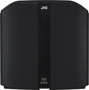JVC DLA-NZ8 sort videoprojektor, frontvisning, kubisk form, hvidt JVC-logo på sort baggrund