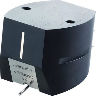 Hi-fi pladespiller ClearAudio Pack concept virtuoso træ, perspektivvisning, forside med inskription "clearaudio VIRTUOSO V2", 2 huller på toppen, metalstik bagpå