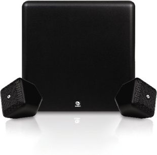 Sæt med 2.1 Boston Acoustics SoundWareXS højttalere i sort, vertikal subwoofer og 2 satellithøjttalere, til reflekterende overflader