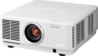 Videoproyector blanco Mitsubishi WD8200U visto de frente, lente negro, rejillas de ventilación laterales