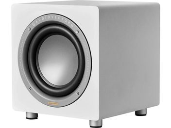 AudioVector QR Sub SE subwoofer i vitt, trälåda med matt finish, stor grå cirkulär högtalare omgiven av metallring och cylindriska metallfötter, visad i trekvarts vy framifrån höger