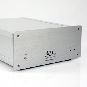3D Labs Nano Network Player Signature V5 nettverksmottaker i børstet aluminium, forfra, med frontpanel og kontakter