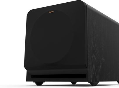 Subwoofer Klipsch RP-1000SW negru, vedere frontală, formă cubică, grilă neagră, logo portocaliu în colțul stânga sus