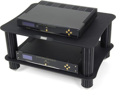 Sortbrun to-niveaus hi-fi-møbel fra Electrocompaniet med glasfacader, forgyldte knapper og displays på hvert niveau